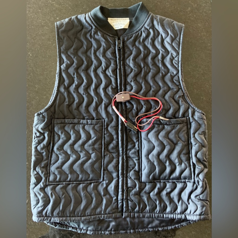 Black Heated Motorcycle Vest Made in 🇨🇦 - Like New! - NO FURTHER DISCOUNT 🖤